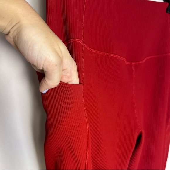 Athleta Salutation Stash Rib Flare Red XL - excellent condition! - Picture 8 of 10